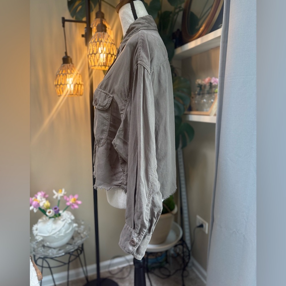 PHARAOH Cropped Olive Green Linen Shirt Jacket - Picture 5 of 8